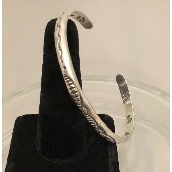 Vintage Calvin Peterson Navajo sterling Hand Stamped ￼Cuff Bracelet stackable - Picture 1 of 6